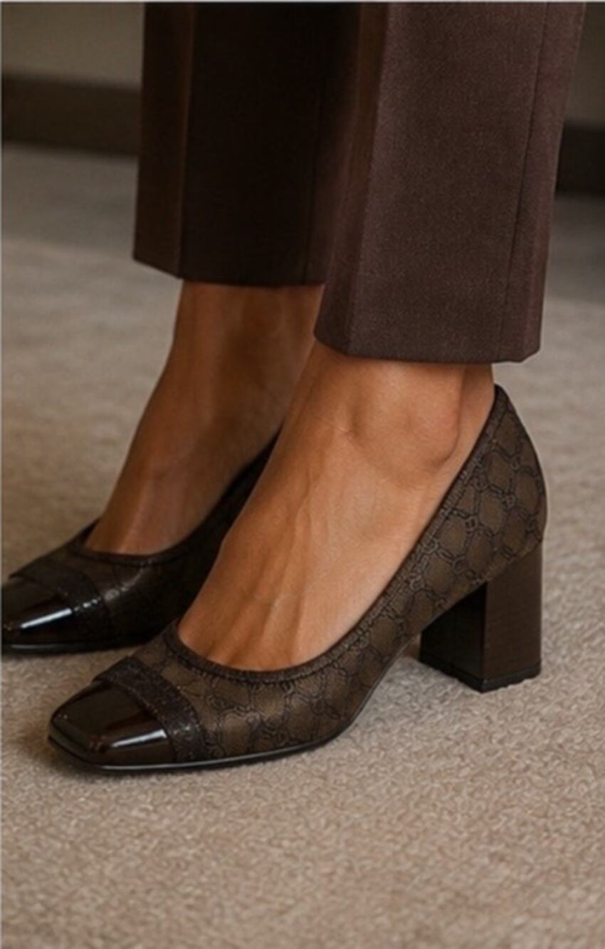 Etienne Aigner Brown Black Monogram Patent Toe Block Heel Pumps 7.5